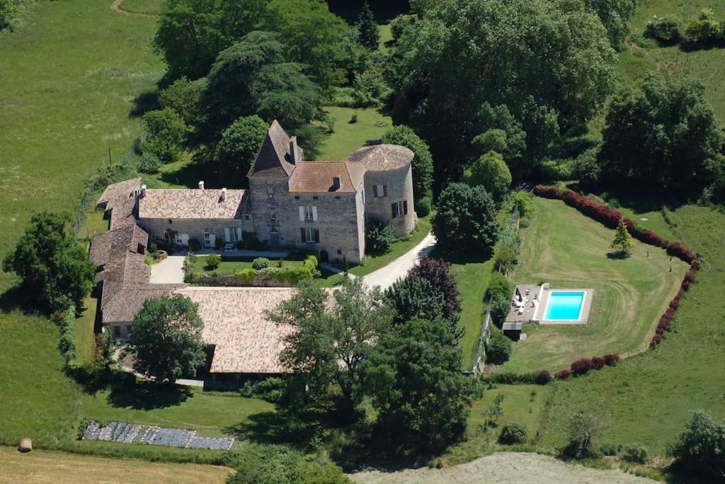 Chateau Barayre - Beautiful 12Th Century Castle With Pool And Large Garden Laussou Extérieur photo