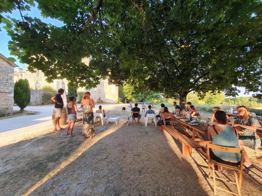 Chateau Barayre - Beautiful 12Th Century Castle With Pool And Large Garden Laussou Extérieur photo